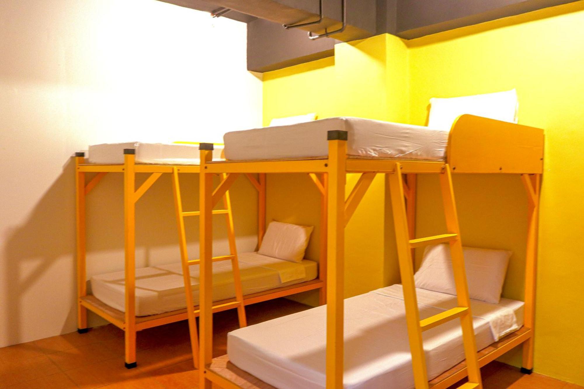 Cheese Hostel Manila Makati City Exterior foto