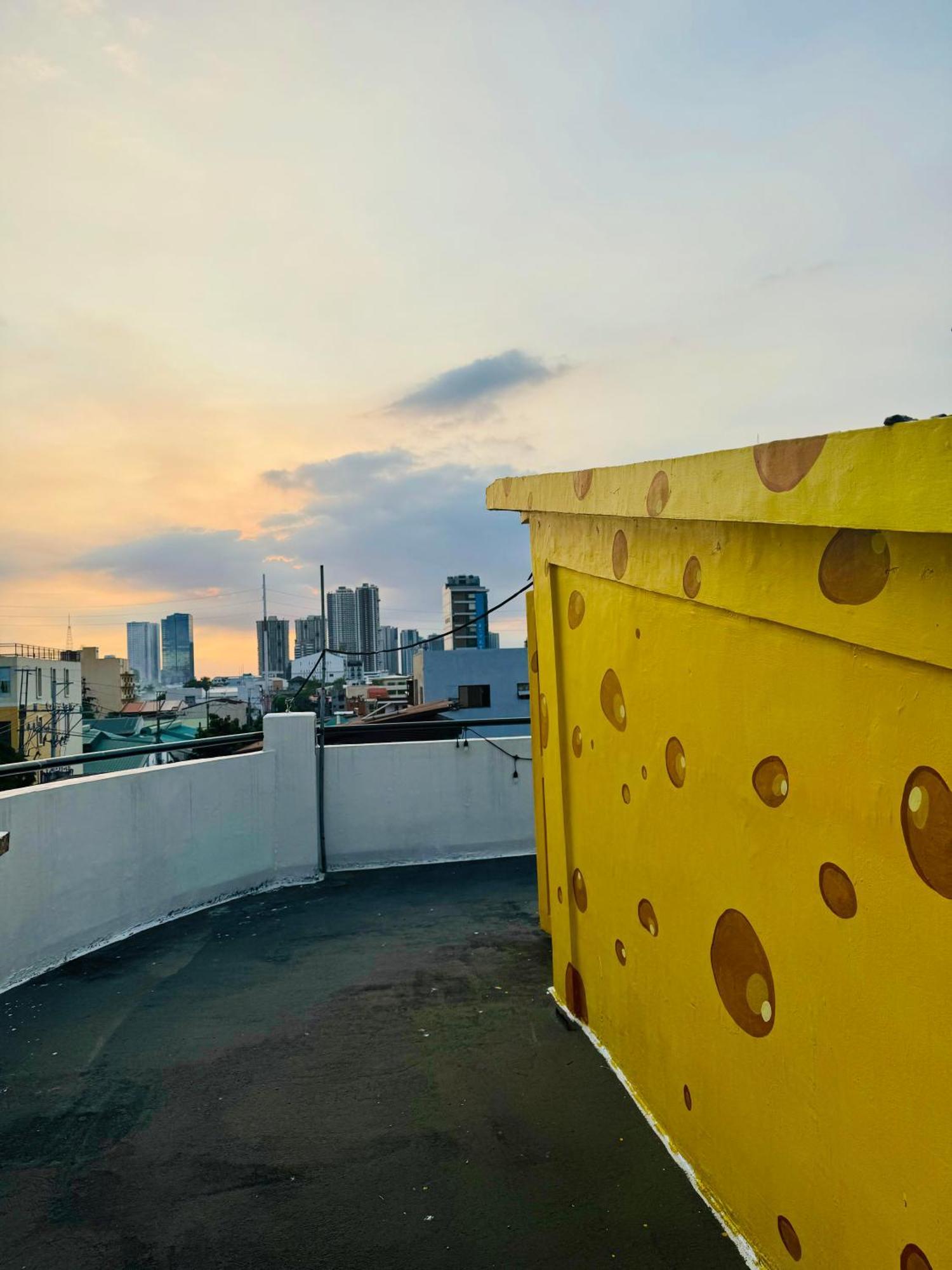 Cheese Hostel Manila Makati City Exterior foto