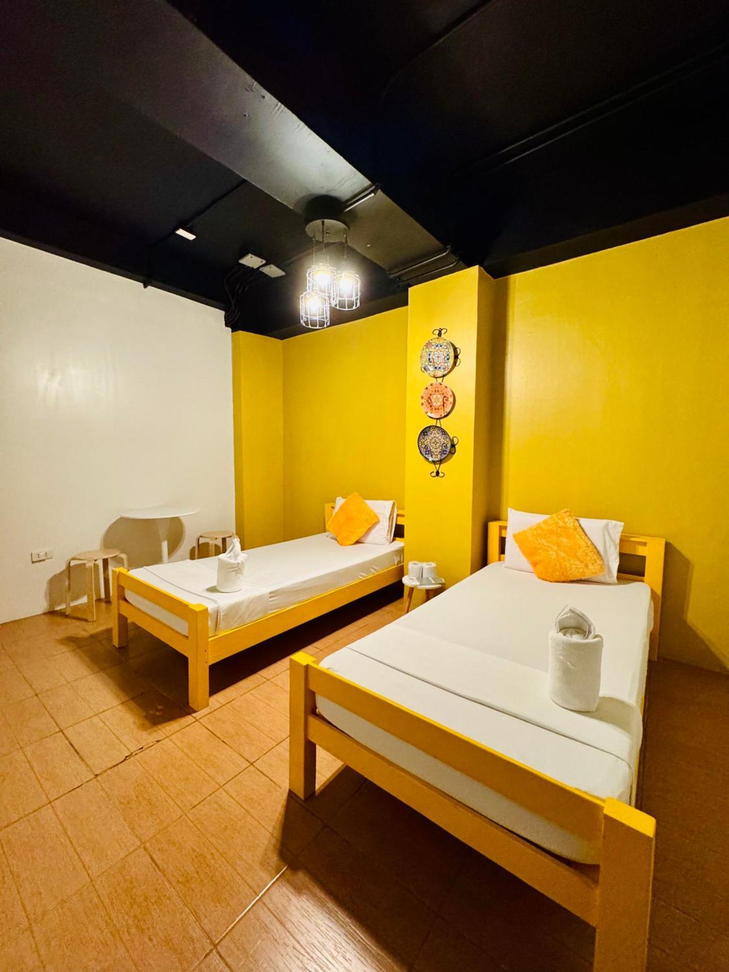 Cheese Hostel Manila Makati City Exterior foto