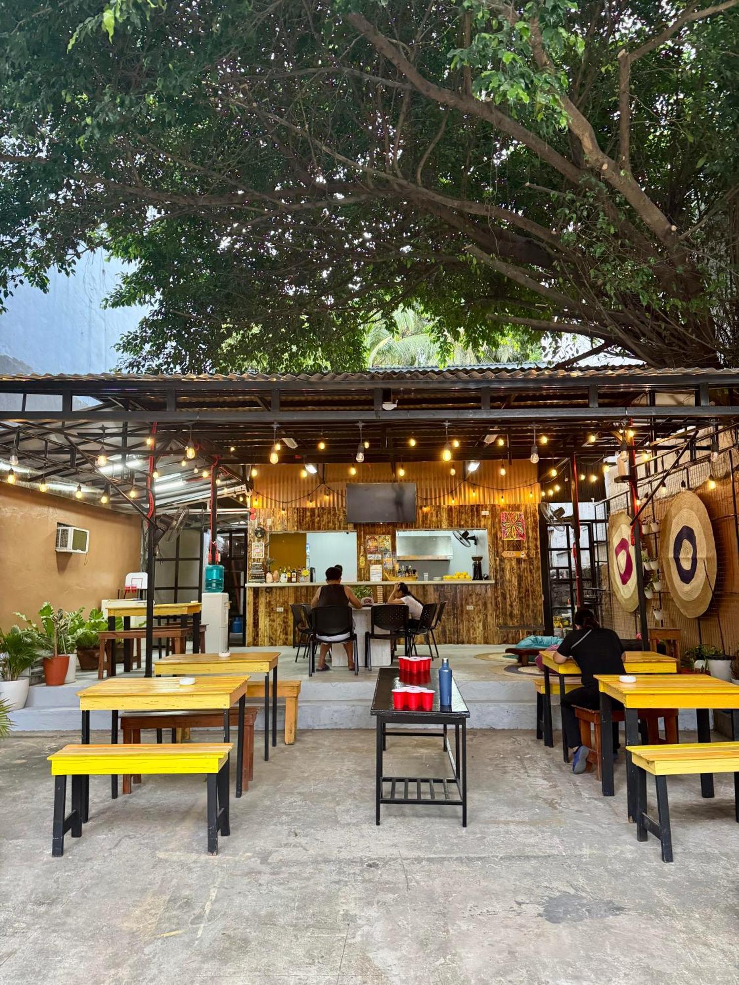 Cheese Hostel Manila Makati City Exterior foto